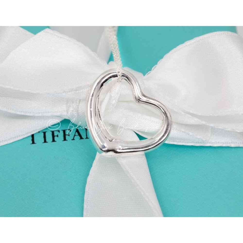 Tiffany & Co. Elsa Peretti Vintage Open Heart Necklace Medium 22mm Pendant